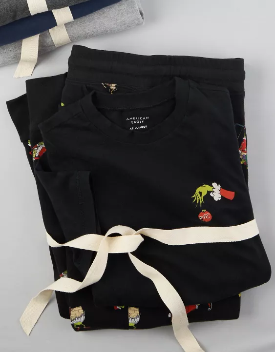 AE Grinch & Max Fleece PJ Set 3 AE Grinch & Max Fleece PJ Set - Image 3