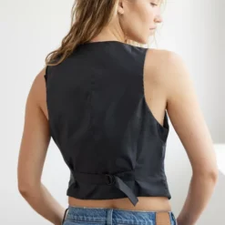 AE X The Ziegler Sisters Crop Vest 5 AE X The Ziegler Sisters Crop Vest -Drape Mode Sales 1383 5749 001 ob