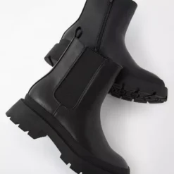 AE Chelsea Boot 5 AE Chelsea Boot -Drape Mode Sales 1414 6194 001 d1