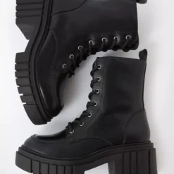 AE Lace-Up Lug Boot 5 AE Lace-Up Lug Boot -Drape Mode Sales 1414 6271 001 d1