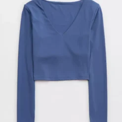 OFFLINE By Aerie Real Me Long Sleeve V-Neck T-Shirt 5 OFFLINE By Aerie Real Me Long Sleeve V-Neck T-Shirt -Drape Mode Sales 2162 1488 417 f