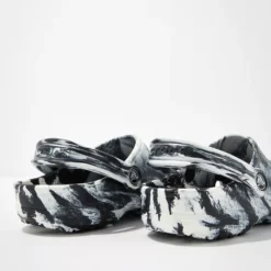Crocs Classic Marbled Clog -Drape Mode Sales 7213 7186 900 d1